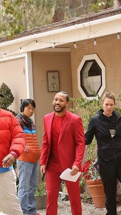 ロメオ・ミラーのインスタグラム：「PRESS PLAY!  Here’s the official trailer for my new @bet movie “Christmas Angel” also starring @iamdanileigh, @skyhblack, and @tamarbraxton and directed by @lazrael_lison! My character EJ is something else lol. Get some hot chocolate and stream now on @betplus @paramountplus. This is a good one.🍿🎄⛄️」