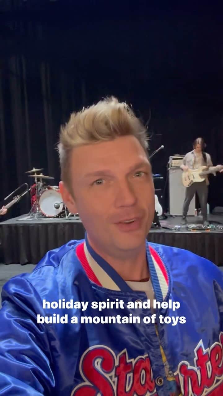 ニック・カーターのインスタグラム：「Coming to the #WhoIAmTour in Niagara Falls, ON November 10th or 11th? Help build a Toy Mountain! @ctv’s Toy Mountain campaign in support of @salvationarmycanada is collecting new and unwrapped toys for families in need. There will be marked bins at the Avalon Theatre where you will be able to drop your unwrapped toy. Toys for all ages and genders are welcome! Thank you in advance for helping bring joy to families this holiday season 🤗  If you’re interested in donating, visit toymountain.ca for more info」