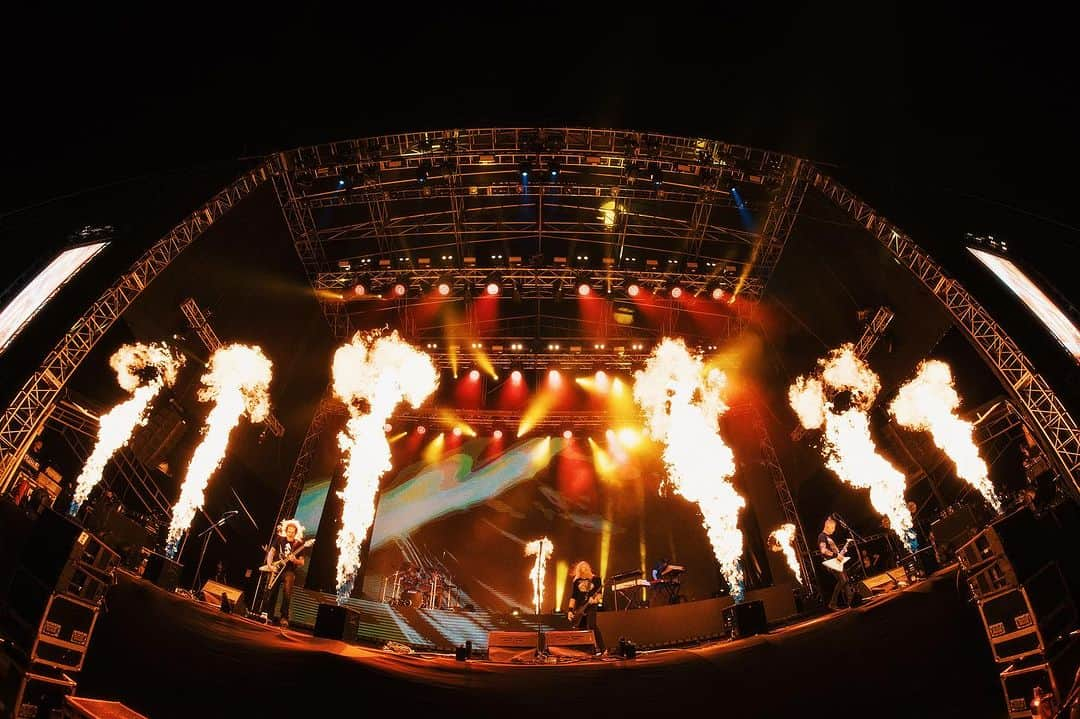 マストドンさんのインスタグラム写真 - (マストドンInstagram)「Mexico City was it as good for you as it was for us? We love you!!🙏 🇲🇽  Shot By: @shotbyhvnter   #mastodon #gojira #themgamonsterstour」11月10日 5時54分 - mastodonrocks