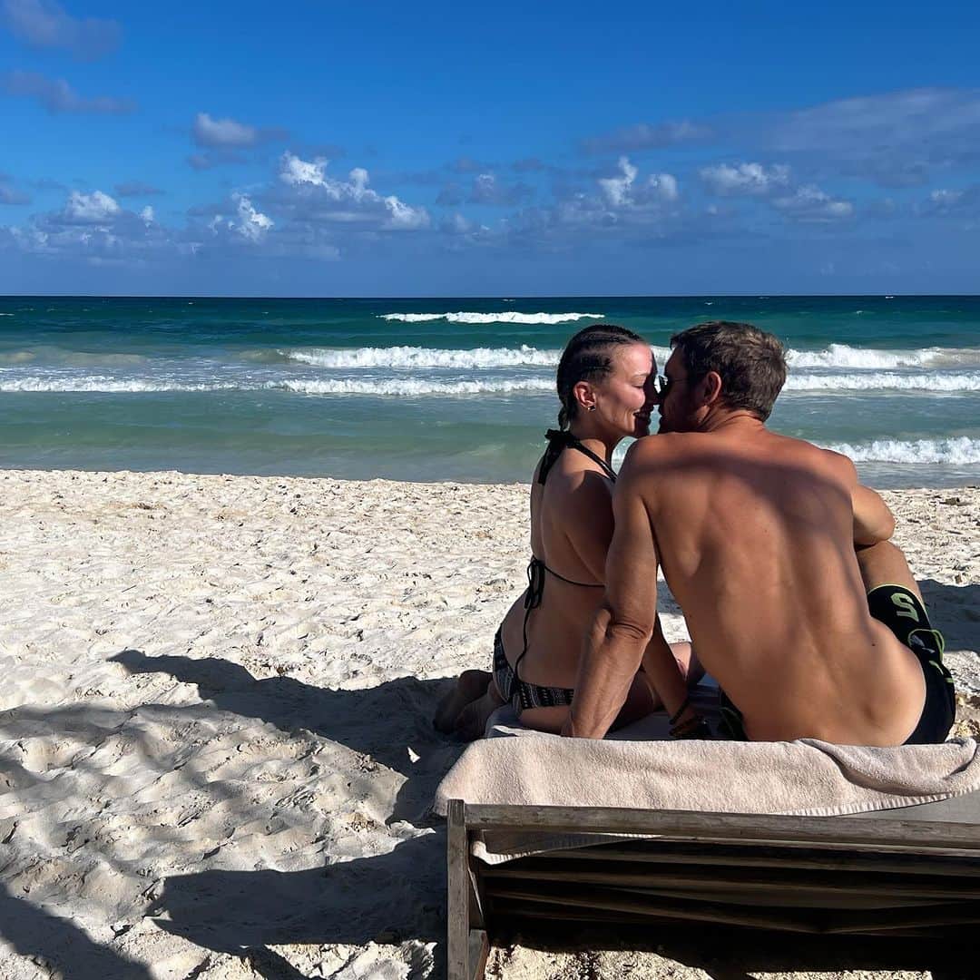 ケイティ・キャシディのインスタグラム：「I ❤️ loving this man!」