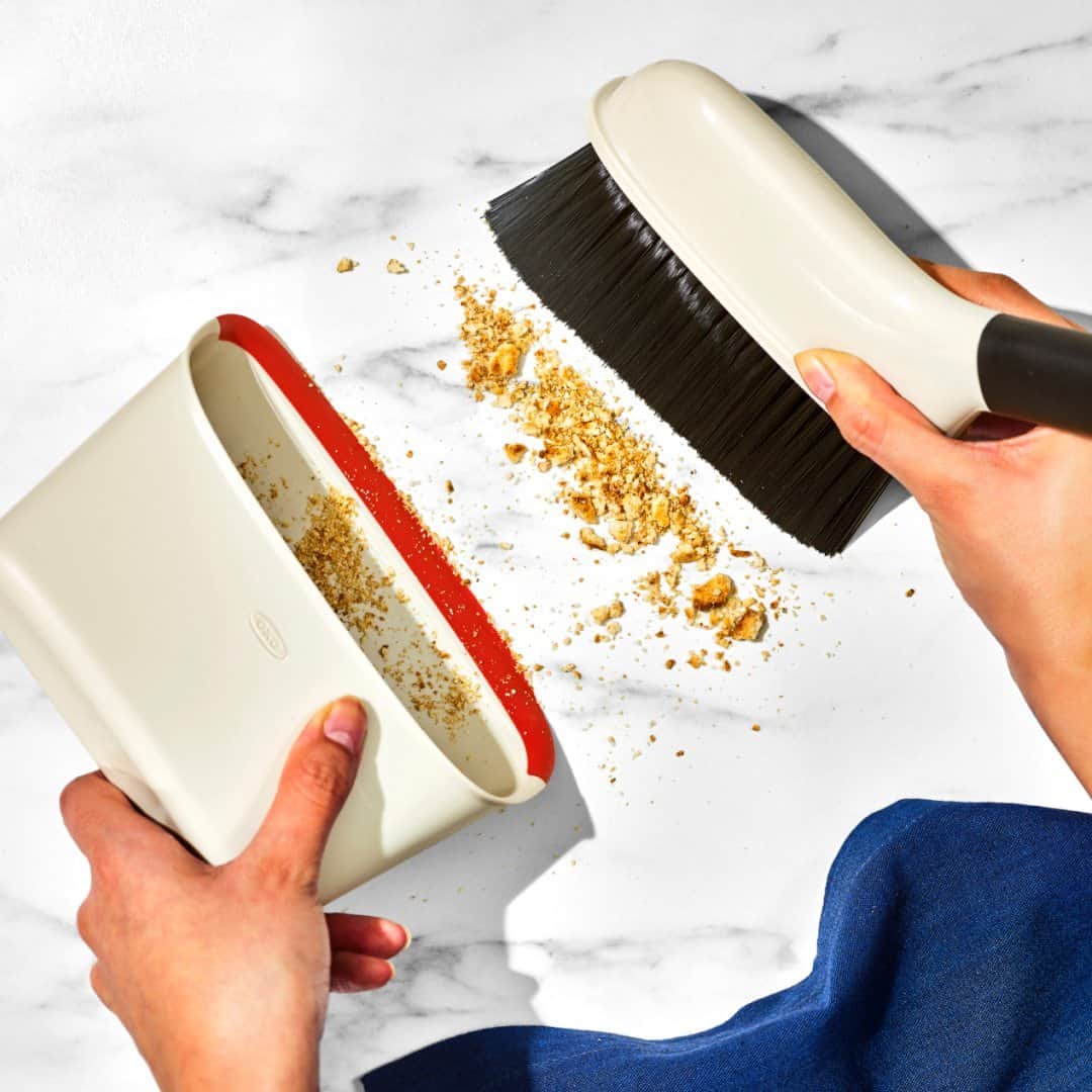 OXOのインスタグラム：「Give thanks for a sparkling clean home this Thanksgiving! 🍁✨ Our line of cleaning gadgets are the secret ingredient to a tidy home. Shop our entire cleaning line now on OXO.com. #OXOBetter」