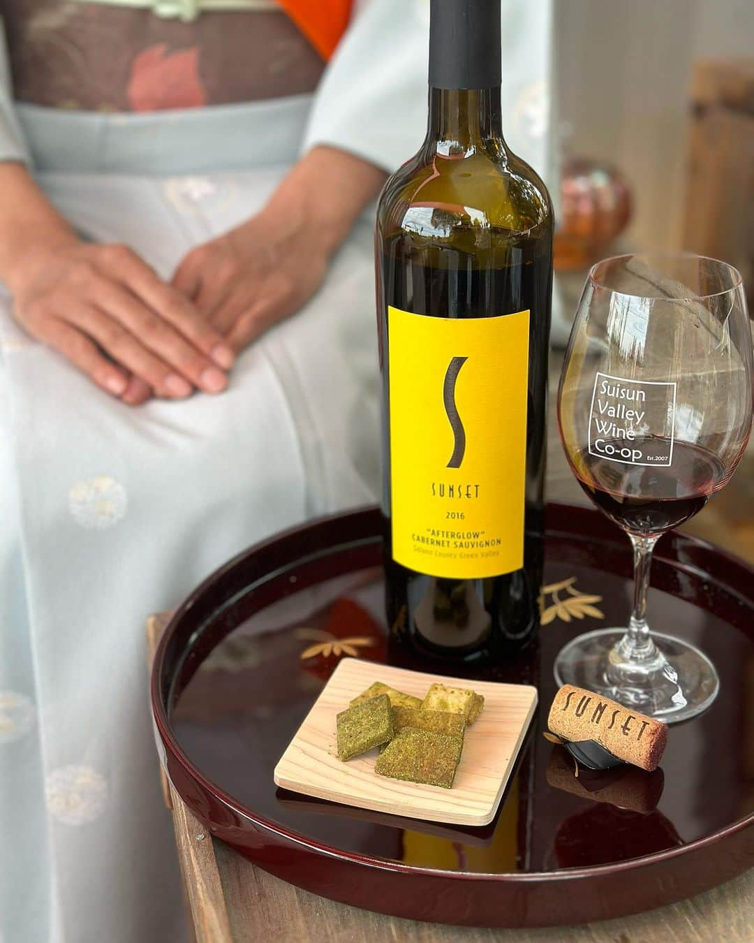 福田淳子のインスタグラム：「🌟 RSVP Now for “Zen Zin & Matcha” at Sunset Cellars! 🍵🍷  Immerse yourself in a day where Japanese tradition and winemaking artistry converge:  1️⃣ Savor the unique pairing of our wines with Junko Fukuda’s matcha savory cookies. ($15) 2️⃣ Refresh with a handcrafted Matcha Holiday Spritz, perfect for the season. ($15) 3️⃣ Delight in the serenity of an authentic, complimentary Matcha ceremony.  📅 Saturday, Nov 11 | ⏰ 12-6 PM  Embrace our “Zen Zin” philosophy - a blend of mindfulness and the pursuit of exceptional winemaking. Don’t miss this culturally rich, flavorful experience.  Secure your spot and celebrate the season with us!  #ZenZinExperience #MatchaAndWine #JunkoFukuda #SunsetCellars #HolidaySpritz #WinePairing #AuthenticMatcha #RSVP」