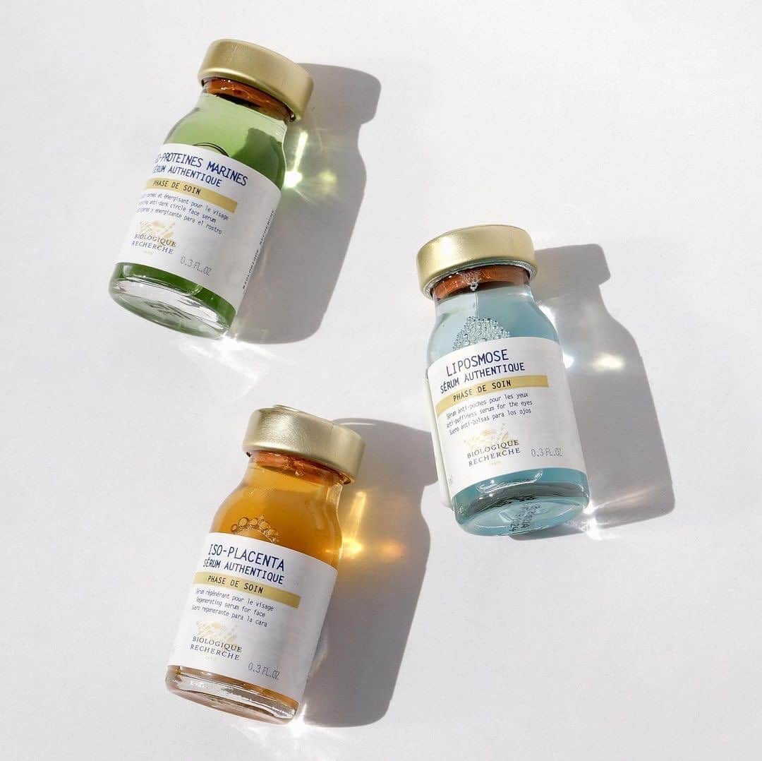 Biologique Recherche USAのインスタグラム：「Our Quintessential Serums are designed to treat specific skin imbalances like fine lines, dehydration, lack of vitality, and any other skin concerns you may be experiencing depending on the season and lifestyle changes.  All 12 water-based serums represent the purest Biologique Recherche formulas, containing nothing but active ingredients in the form of amino acids or short peptides, for effective results.  💚 Brighten with Oligo-Proteines Marines✨ - for dull Skin Instants© with dark circles   💙 Reduce under-eye puffiness with Liposmose✨ - targets aqueous + fatty under-eye bags   🧡 Regenerate skin with post-acne marks with Iso-Placenta✨  📸: @insight.projects   #BiologiqueRecherche #FollowYourSkinInstant#BuildingBetterSkin #serum #OligoProteinesMarines #Liposmose #IsoPlacenta」