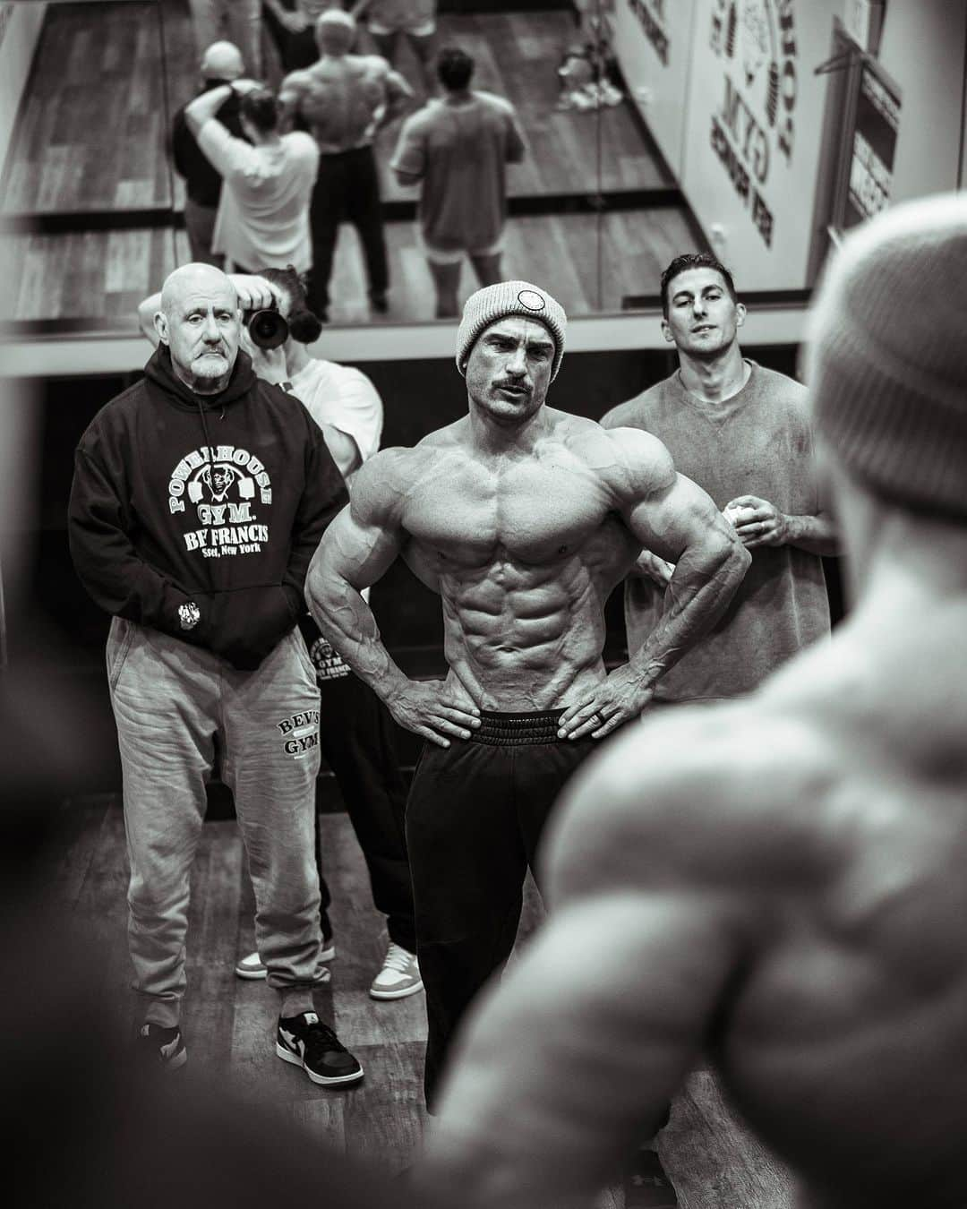 サディク・ハドゾビックさんのインスタグラム写真 - (サディク・ハドゾビックInstagram)「As a competitor its difficult to sit back and watch the Olympia as a spectator. This is something I struggled with for the past couple years.  Although I had so many incredible moments to see and work with some of the best Men’s Physique guys in the world. There’s nothing like being on that stage yourself.   That’s why my preparations for the ‘24 Olympia and contest season will start today 👊🏼」11月10日 6時51分 - sadikhadzovic