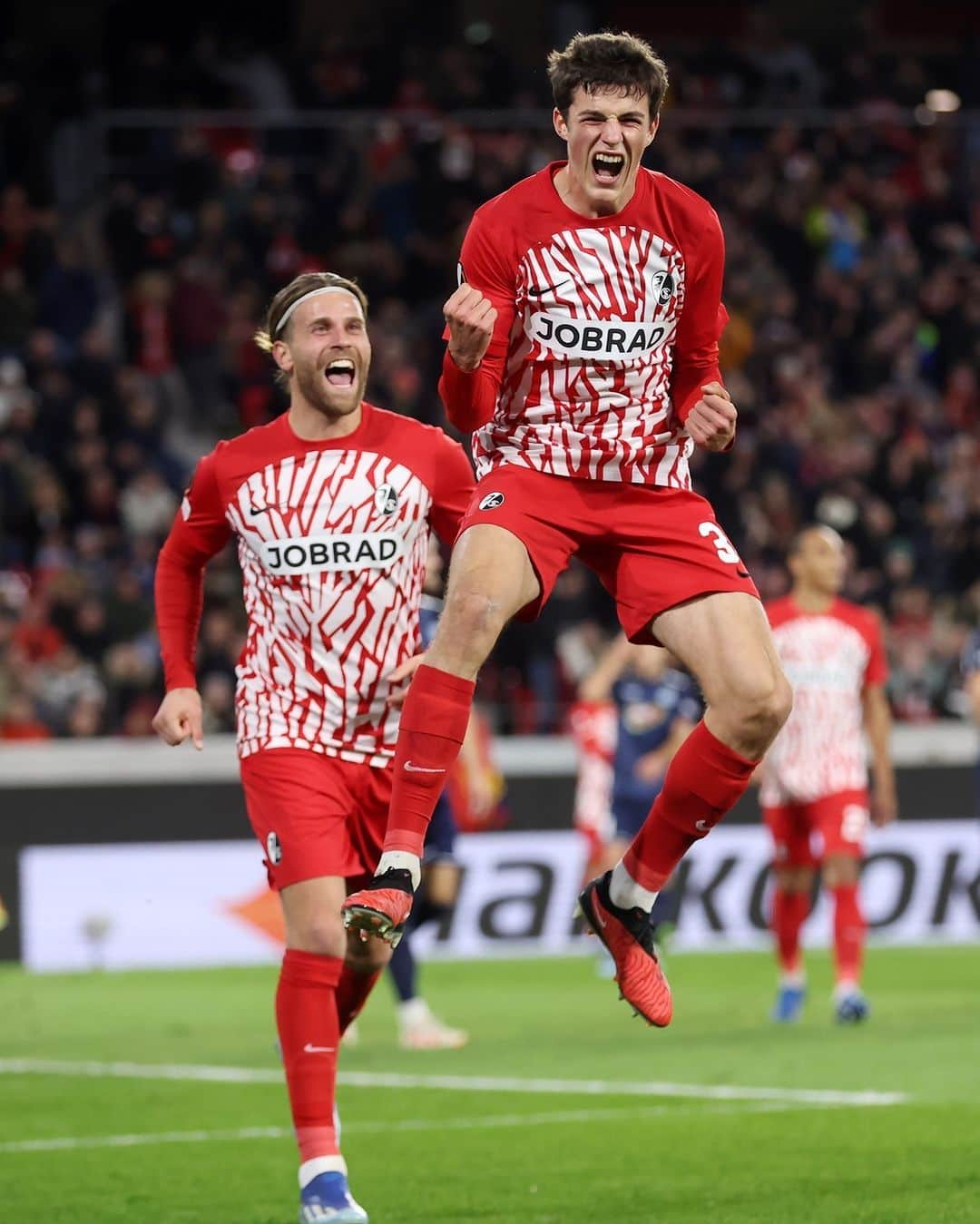 ブンデスリーガさんのインスタグラム写真 - (ブンデスリーガInstagram)「Merlin the Magician 🧙‍♂️  @SCFreiburg youngster Merlin Röhl nets his first goal for the club in a bouncing 5-0 victory in the #UEL at the Europa-Park Stadion. 🙌  #Bundesliga | #BLinEurope」11月10日 6時52分 - bundesliga