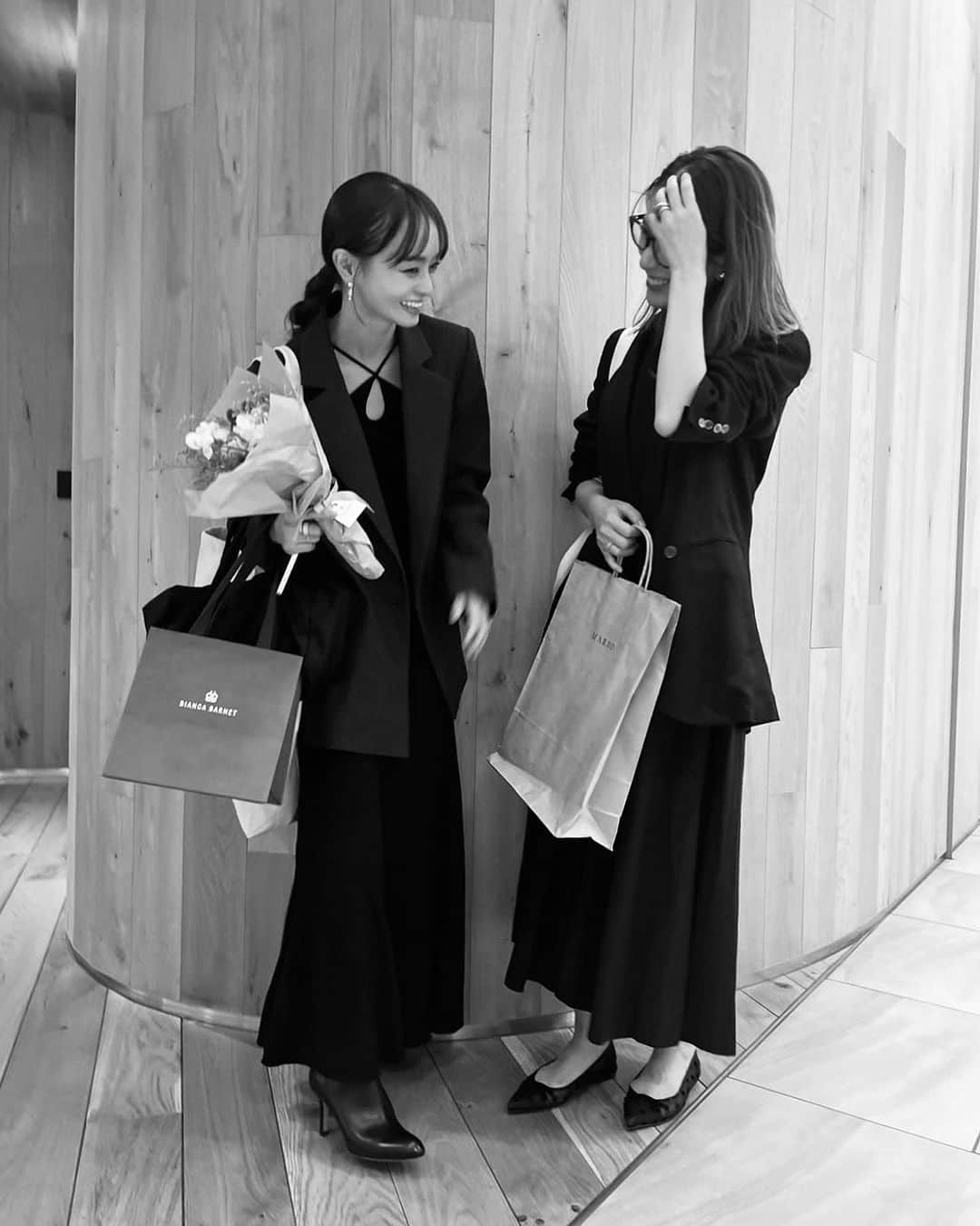 丸林広奈のインスタグラム：「先日は、Tokyo fashion crossing のトークショーに登壇しました♡ MARNOの展示会に来てくださるお客様もお越しくださってとても嬉しかったです…🥰 とても良い経験になりました✨三連休にわざわざ足を運んでくださった方々ありがとうございました！  最後にあさみさんと📸 MARNO team.  Thank you always♡ @amii3_16」
