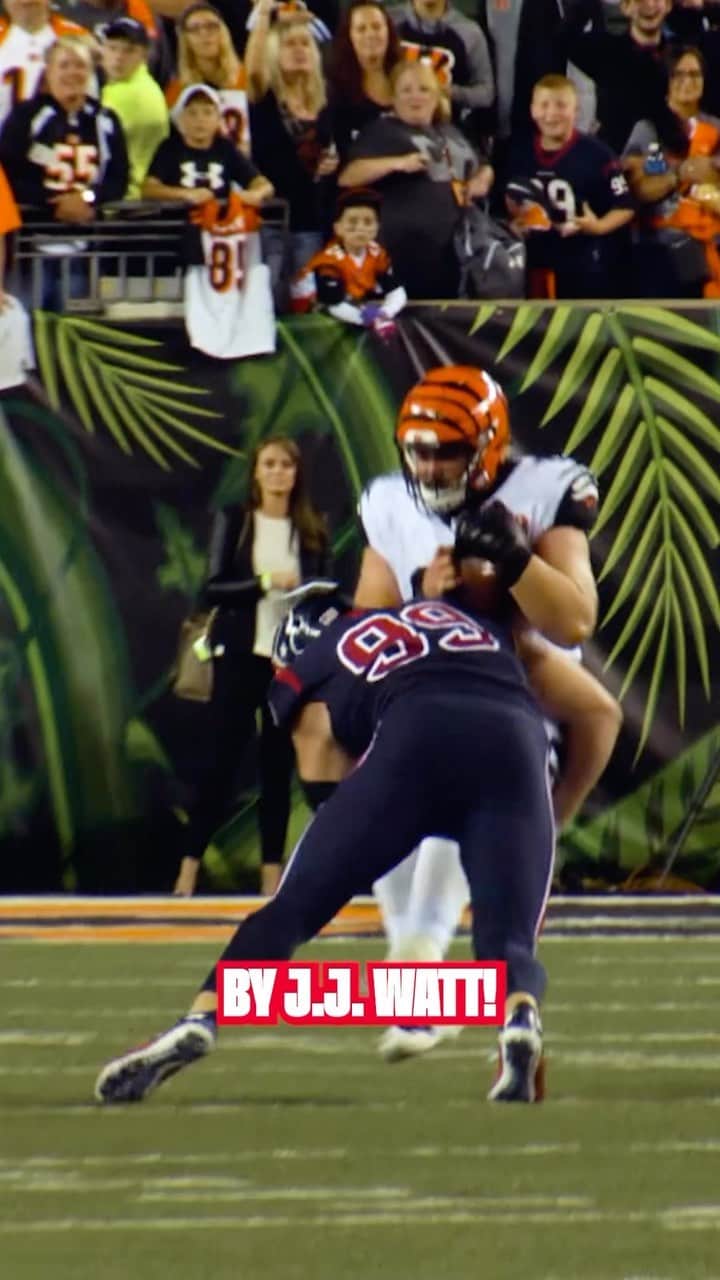 ヒューストン・テキサンズのインスタグラム：「@jjwatt called game in Cincy 😤」
