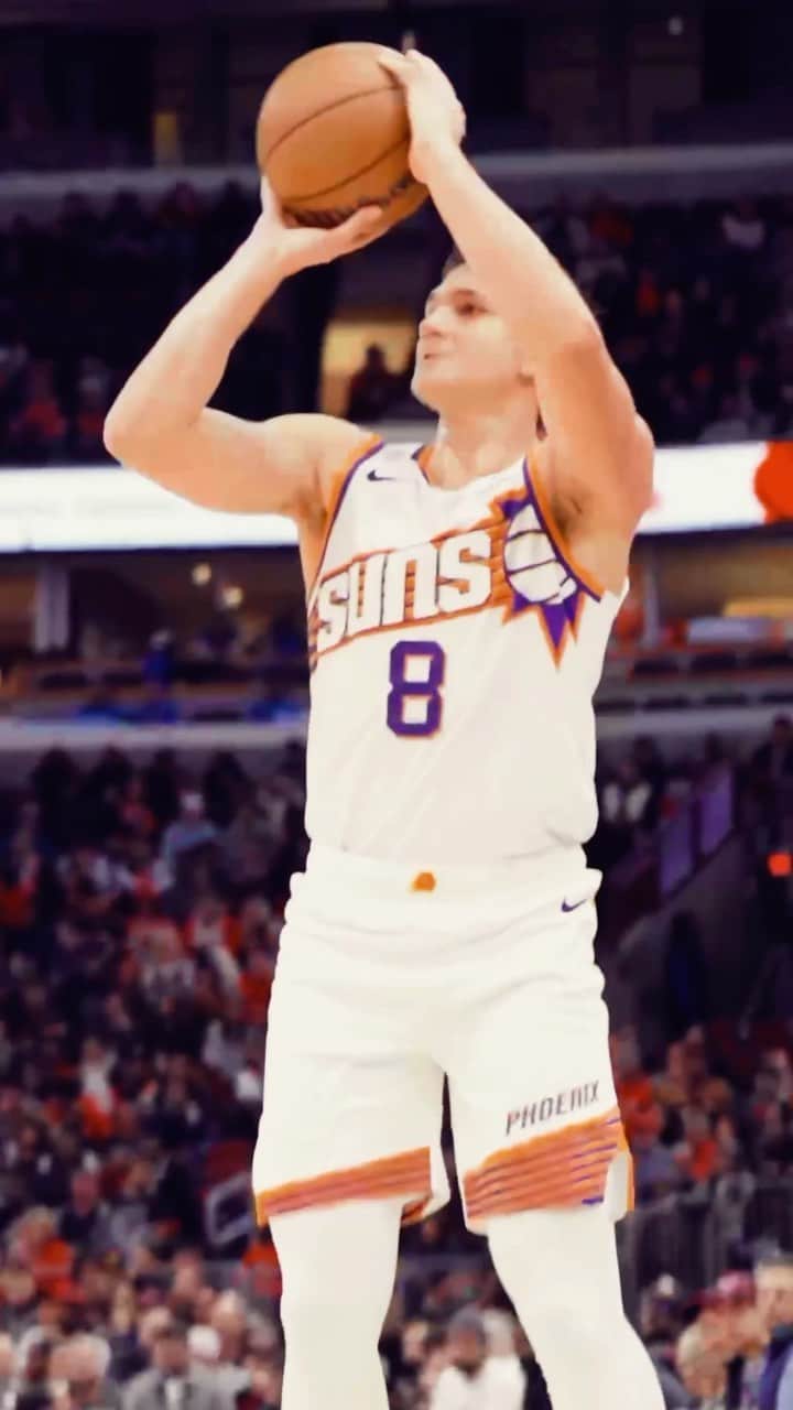 フェニックス・サンズのインスタグラム：「A career night for Grayson!  ☄️ Season-high 26 PTS ☄️ Season-tying 4 AST ☄️ Career-high 8 3PM ☄️ Career-tying 8 REB ☄️ Career-tying 2 BLK」