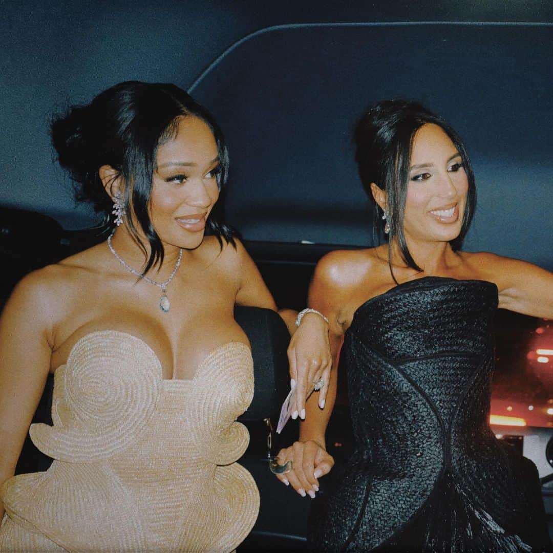 Vanity Fairのインスタグラム：「Getting red carpet ready requires a proper ritual. A glimpse inside @Saweetie’s night at the @CFDA Awards, photographed by @ro.lexx. See more looks from the event at the link in bio.」