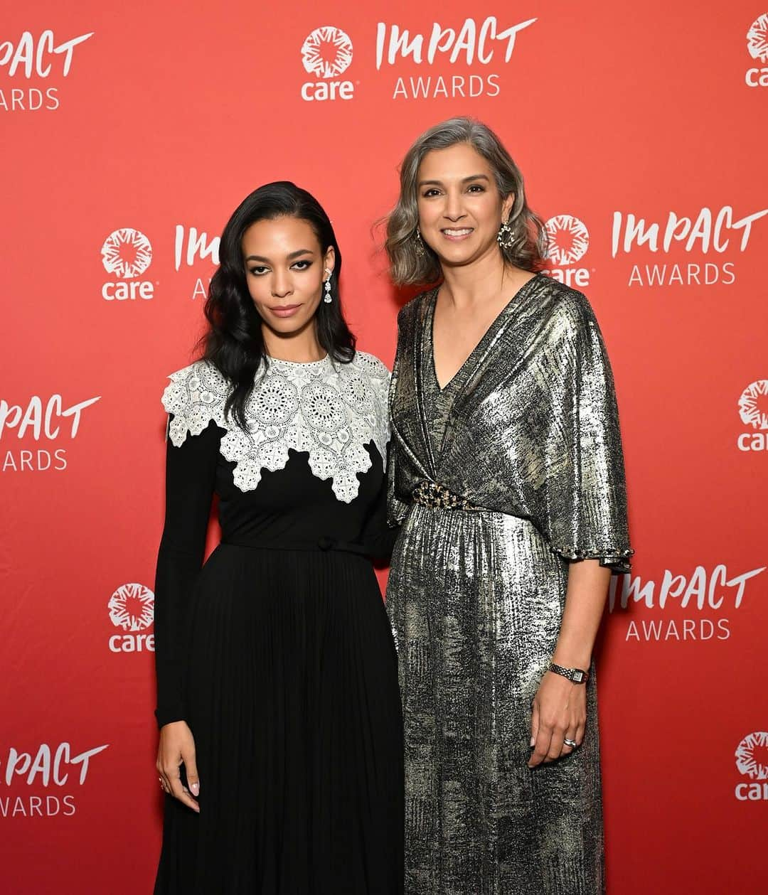 ミスティー・コープランドのインスタグラム：「So honored to present the incredible @radhikajones EIC of @vanityfair with the @careorg IMPACT Award last night ❤️‍🩹 The work she has done on the board of CARE alongside her own incredible cultural storytelling at VF is unparalleled. We are so proud of you Radhika!」