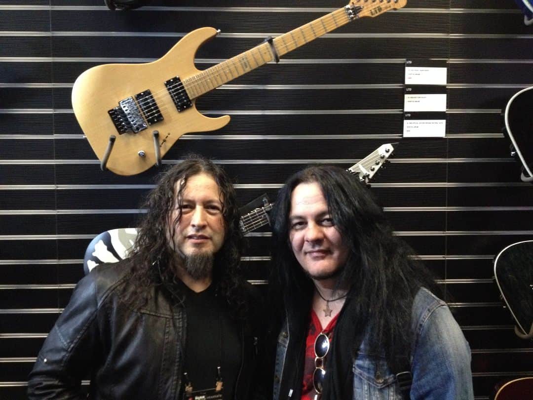 Queensrycheさんのインスタグラム写真 - (QueensrycheInstagram)「#tbt - Michael with Jeff Duncan of @thearmoredsaint at the ESP booth in 2015 👍 #queensryche #throwbackthursday #armoredsaint #michaelwilton #JeffDuncan #guitaristsunite #friends #friendship #memories #espguitars #badasses」11月10日 7時46分 - queensrycheofficial