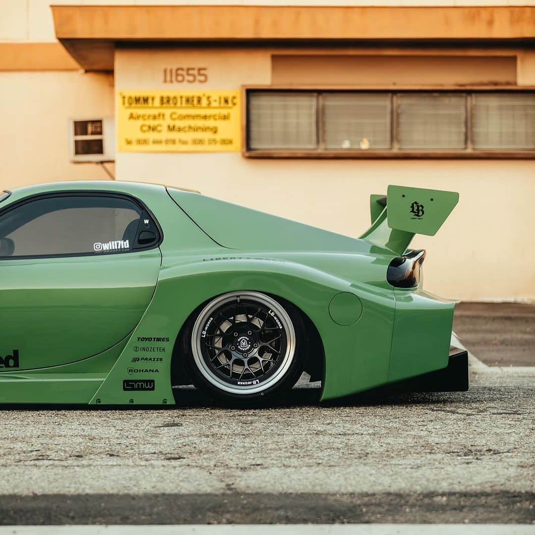 Wataru Katoさんのインスタグラム写真 - (Wataru KatoInstagram)「LB Super Silhouette WORKS MAZDA FD RX-7 in Los Angeles!! Owner : @will7fd  Photo by @iamnotomoto  This is real #jdm & #slammed style !! That would be one of my favorite body kit in our kit ! https://libertywalk.co.jp/bodykit/ More LB RX-7 coming to the world!! @rohanawheels on it ! Special thanks to @will7fd & @rohanawheels & @libertywalk.usa & @ltmw & @toyotires !! #libertywalk #mazda #mazdarx7  #fd #widebody #jdm #jdmcars  #rx7  #rotary  #stance#hoonigan  #ltmw#semashow #toyotires #tuning」11月10日 7時57分 - libertywalkkato