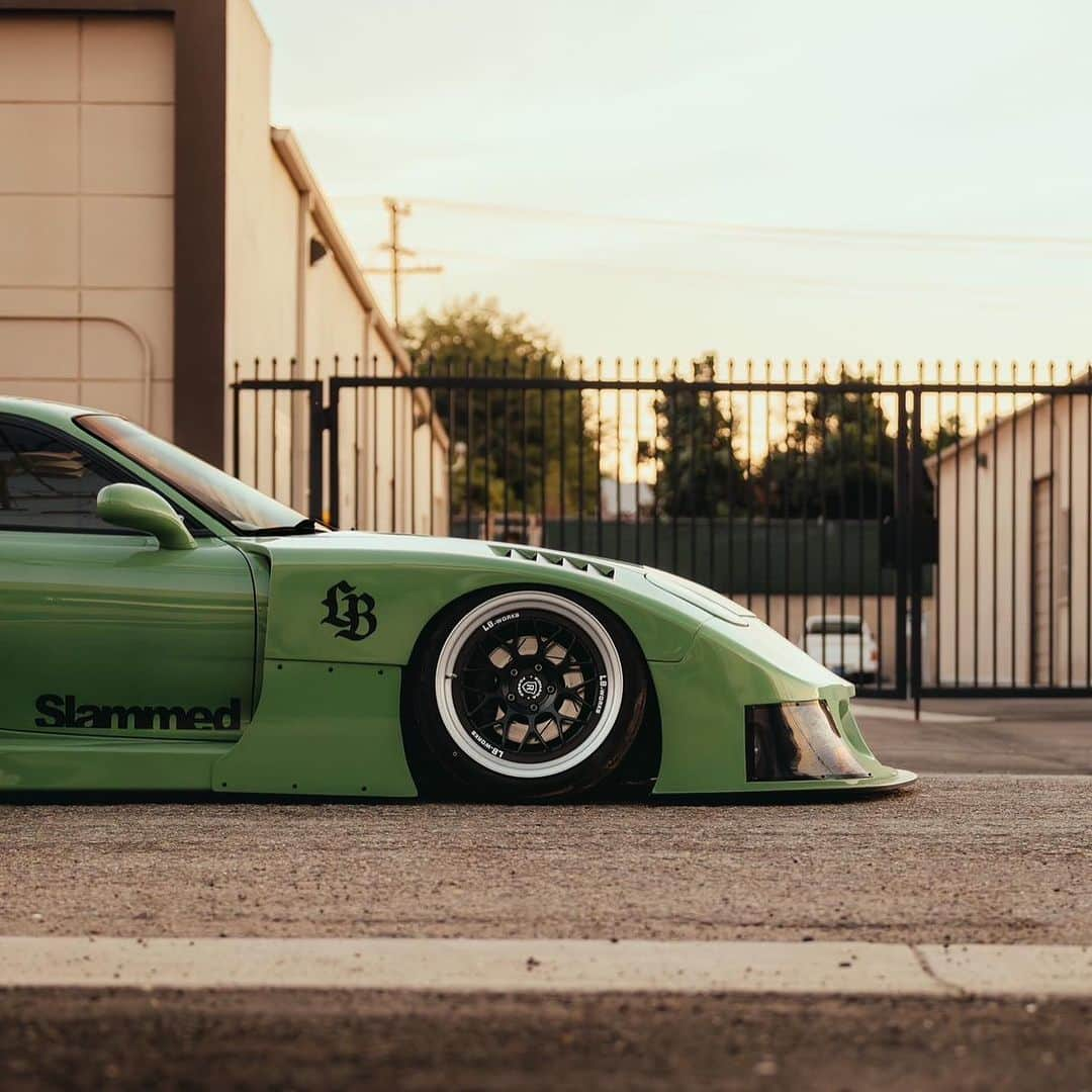 Wataru Katoさんのインスタグラム写真 - (Wataru KatoInstagram)「LB Super Silhouette WORKS MAZDA FD RX-7 in Los Angeles!! Owner : @will7fd  Photo by @iamnotomoto  This is real #jdm & #slammed style !! That would be one of my favorite body kit in our kit ! https://libertywalk.co.jp/bodykit/ More LB RX-7 coming to the world!! @rohanawheels on it ! Special thanks to @will7fd & @rohanawheels & @libertywalk.usa & @ltmw & @toyotires !! #libertywalk #mazda #mazdarx7  #fd #widebody #jdm #jdmcars  #rx7  #rotary  #stance#hoonigan  #ltmw#semashow #toyotires #tuning」11月10日 7時57分 - libertywalkkato