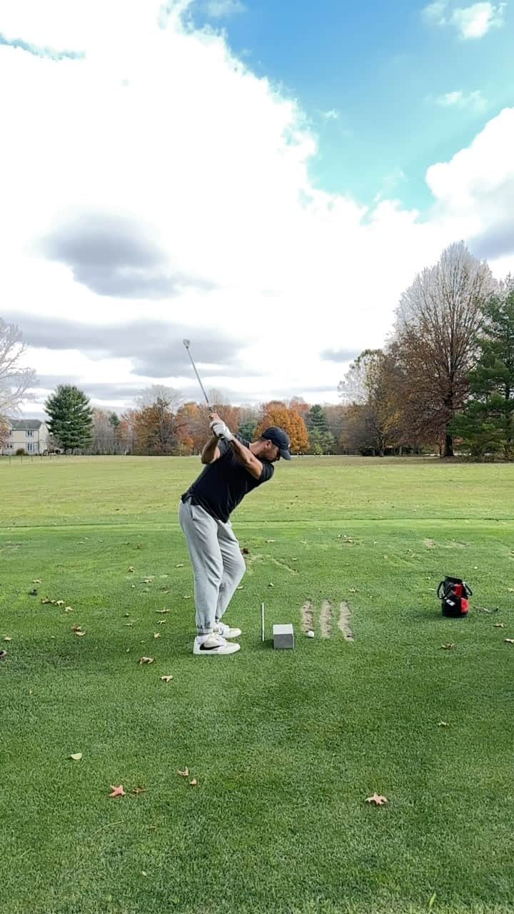 ジェイソン・デイのインスタグラム：「Putting in the work 💪🏽  Next stop Bahamas 📍」
