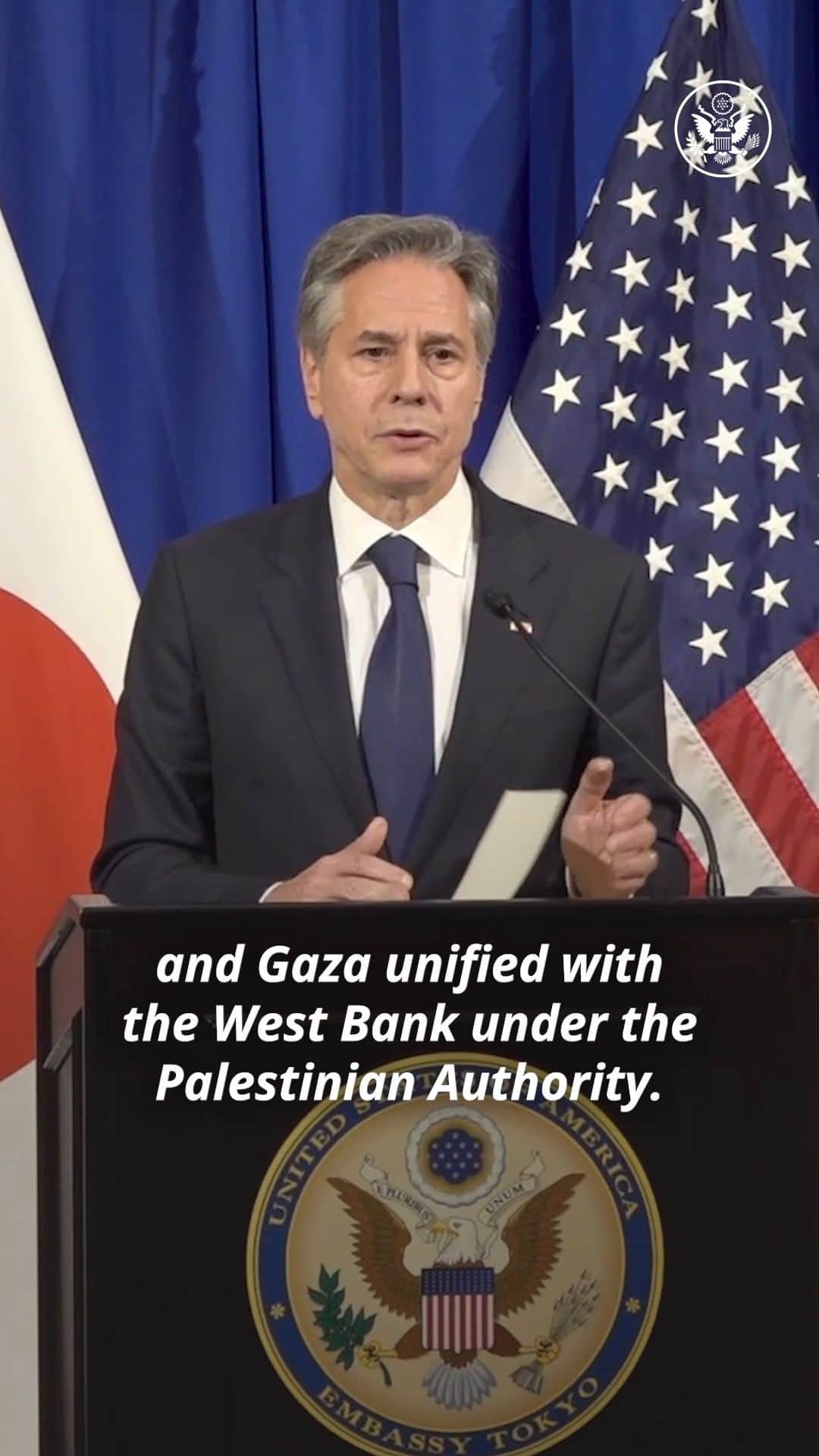 The White Houseのインスタグラム：「The only way to ensure the crisis in Israel and Gaza never happens again is to begin setting the conditions for durable peace and security.  Watch as @secblinken explains the key elements the U.S. believes should be included.」