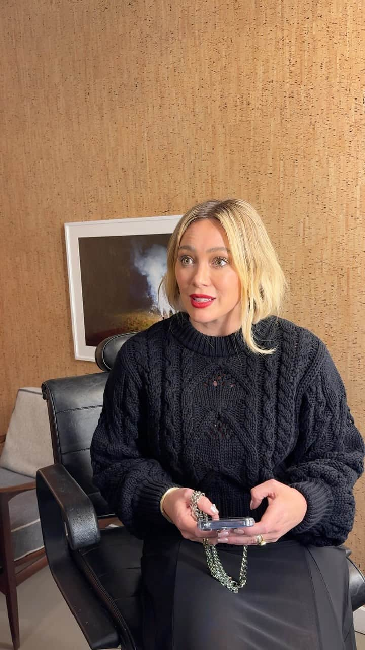 ヒラリー・ダフのインスタグラム：「Don’t miss @hilaryduff on #LNSM tonight!」