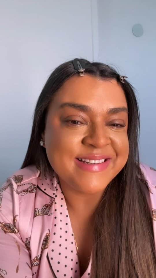Preta Gilのインスタグラム：「Amores, eu esqueci minha caixinha de som no Rio, vou aproveitar que o Magalu antecipou ofertas de Black Friday e comprar a minha com um super desconto.   Lá tem de tudo e com uma entrega super rápida. Aproveitem e corram pro app ou pra loja @magazineluiza mais próxima! 💙 #Publicidade #BlackDasBlacks」