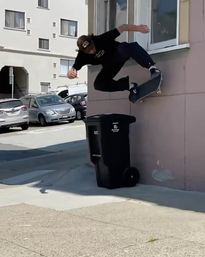 エフティーシーのインスタグラム：「🌁 @chrisathans 🌁 📹 @deeepfried #ftc #ftcskateboarding #forthecity #ftcsanfrancisco #ftcjp #ftctokyo #ftcnagoya #ftcosaka #ftcnewyork」