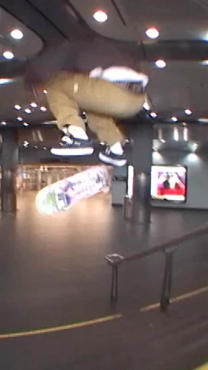 Vans Skateのインスタグラム：「@stafhon skating in the Rowan 2. Full edit up now on @quartersnacks」