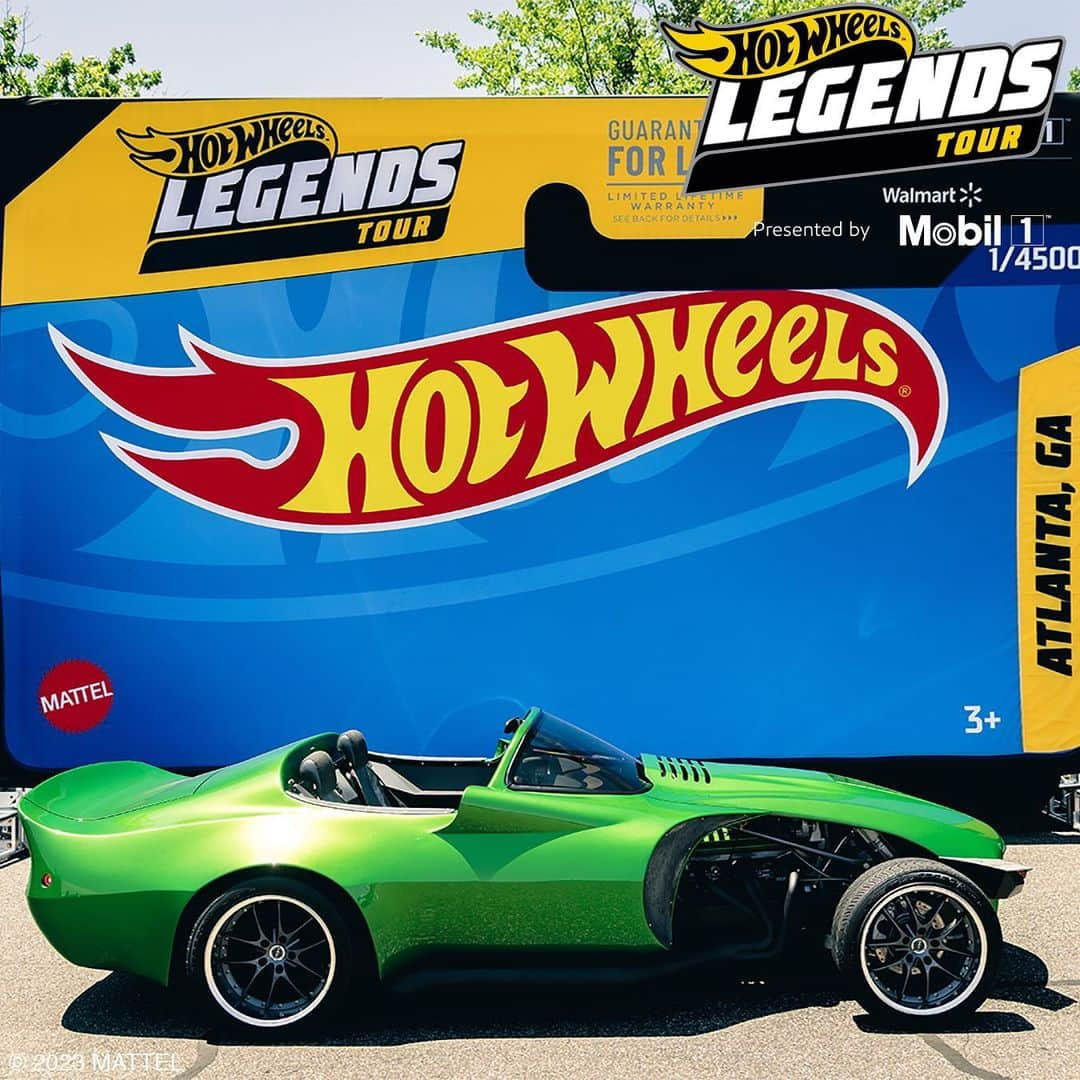 Hot Wheelsさんのインスタグラム写真 - (Hot WheelsInstagram)「Only ten cars remain but only one car will take the crown!  Tune in this SATURDAY at 9am PST and see which car will be immortalized into a #HotWheels die-cast.  #HotWheelsLegends」11月10日 8時41分 - hotwheelsofficial