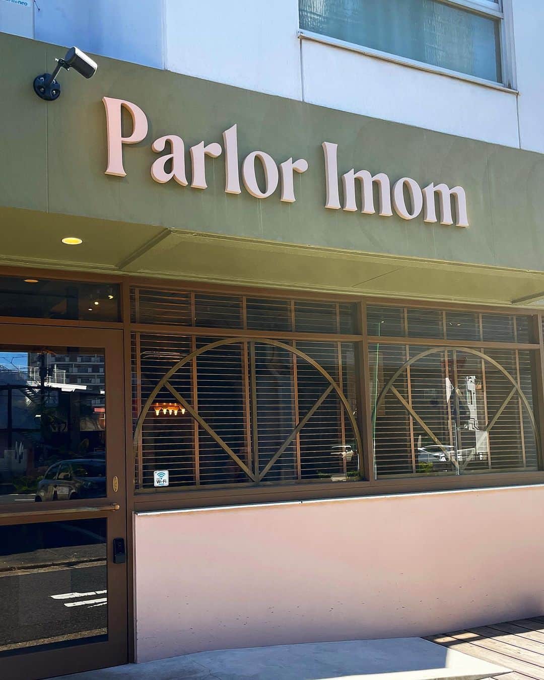 もーさんさんのインスタグラム写真 - (もーさんInstagram)「(*˘︶˘*).｡.:*♡ ♡♡♡ 南区でモーニング🍞 ・ 📍パーラーイムオム @parlor_imom_minami  ・ モーニングが 新しくなってた！ ・ ◎11月限定トースト かぼちゃのキャラメリゼトースト  ドリンク代＋¥300 ・ ◎C小倉トースト ドリンク代＋¥200 ・ 11月から モーニングが新しくなって トーストが大きくなったよ🍞 ・ 10月たべられなかったから 行ったらお休みだったの😭 11月は絶対と思ってた ・ かぼちゃの優しい甘みと ほんのりメープルの風味がついた クリームチーズのバランスが絶妙で 美味しかった😋 ・ 小倉バターは 定番の美味しさ♡ ・ ◎ブラックハニーラテ ¥700 飲んで見たかったラテがあってびっくり！ ラテアートも可愛くて これはリピ✨ ・ ・ *☼*―――――*☼*――――― ◇名古屋市南区豊2-16-26 ◇金曜日休み ◇モーニングは9:00～11:00 ◇駐車場 有り *☼*―――――*☼*――――― #パーラーイムオム #南区カフェ#南区モーニング#11月限定モーニング#かぼちゃのキャラメリゼトースト #小倉バタートースト#名古屋モーニング#名古屋めし#名古屋カフェ#モーニング#モーニング好きな人と繋がりたい #愛知カフェ#愛知モーニング#朝ごはん#mouカフェ」11月10日 8時55分 - mouusan