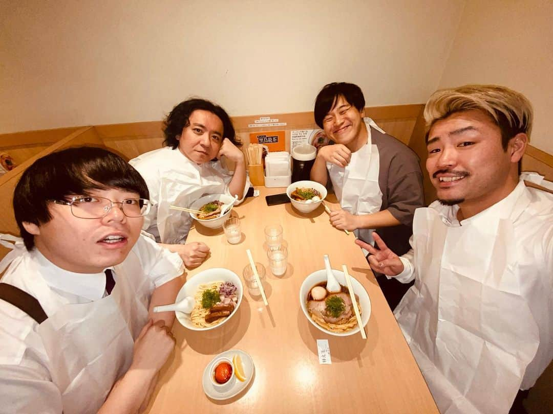 まもる。さんのインスタグラム写真 - (まもる。Instagram)「東京無限大合間飯 ダイヤモンド野澤さん いぬ有馬さんに と東京スタイルラーメン！  東京単独の時のタイトル候補出現！！」11月10日 9時06分 - mamorumomo