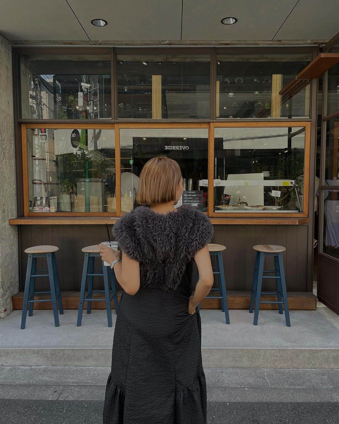 Erikaさんのインスタグラム写真 - (ErikaInstagram)「もう暖かいのも終わりかなぁ、と 載せ忘れコーデ  こっちのジャガードワンピースも好き🩶  @amely__official ×  #みくえり @miiikunkun  @911erika   onepiece @amely__official  tops @miesrohe_   #amely#エミリー」11月10日 9時07分 - 911erika