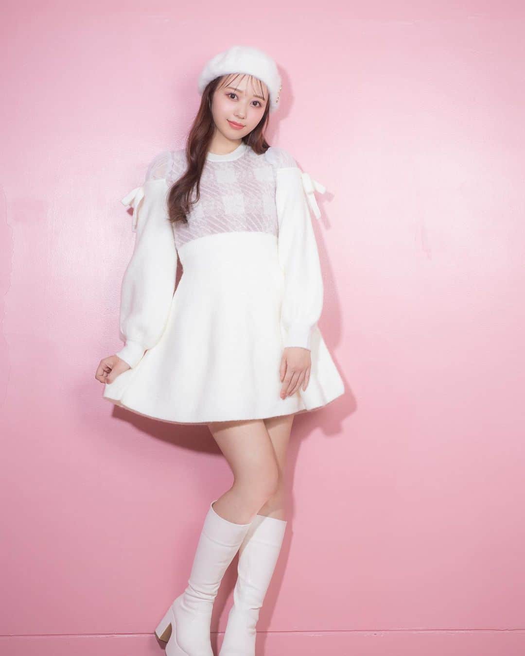 evelynのインスタグラム：「AKB48 大盛真歩さんが着るevelyn冬コレクション🐰♥︎ ㅤㅤㅤㅤㅤㅤㅤㅤㅤㅤㅤㅤㅤ 【通販にて先行受注開催中】 #ふわふわチェックニットOP ¥9,800 【OW/BK/IGY】 ㅤㅤㅤㅤㅤㅤㅤㅤㅤㅤㅤㅤㅤ #evelyn #エブリン」