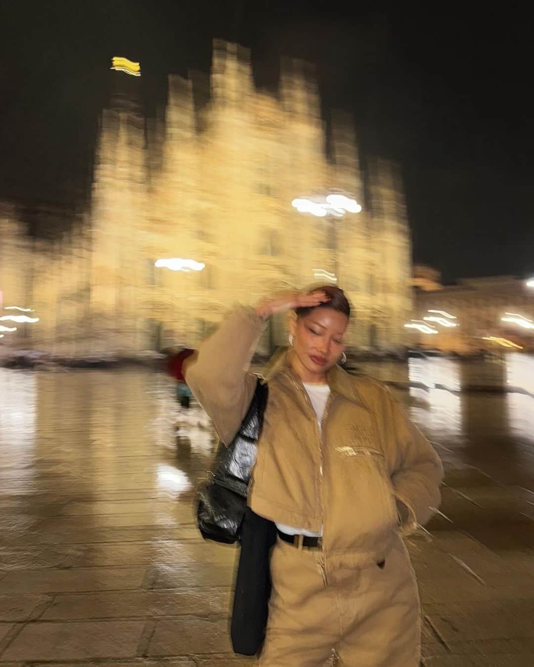 YOONさんのインスタグラム写真 - (YOONInstagram)「#MILAN Fitting DAY 2. Wet out hereeee 💦💧🩵」11月10日 9時05分 - yoon_ambush