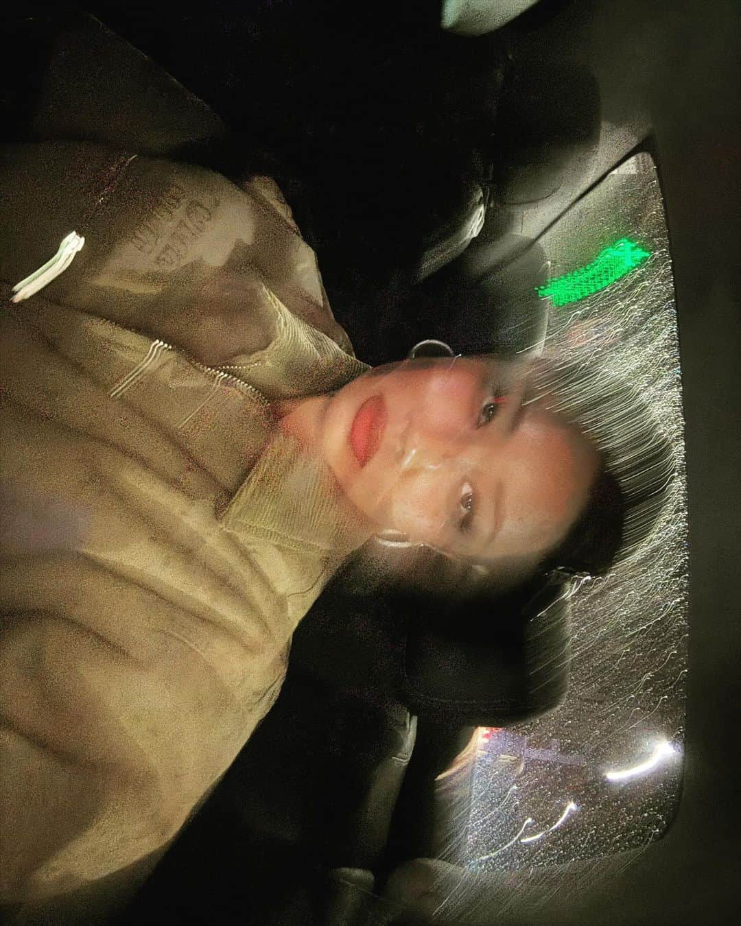 YOONさんのインスタグラム写真 - (YOONInstagram)「#MILAN Fitting DAY 2. Wet out hereeee 💦💧🩵」11月10日 9時05分 - yoon_ambush