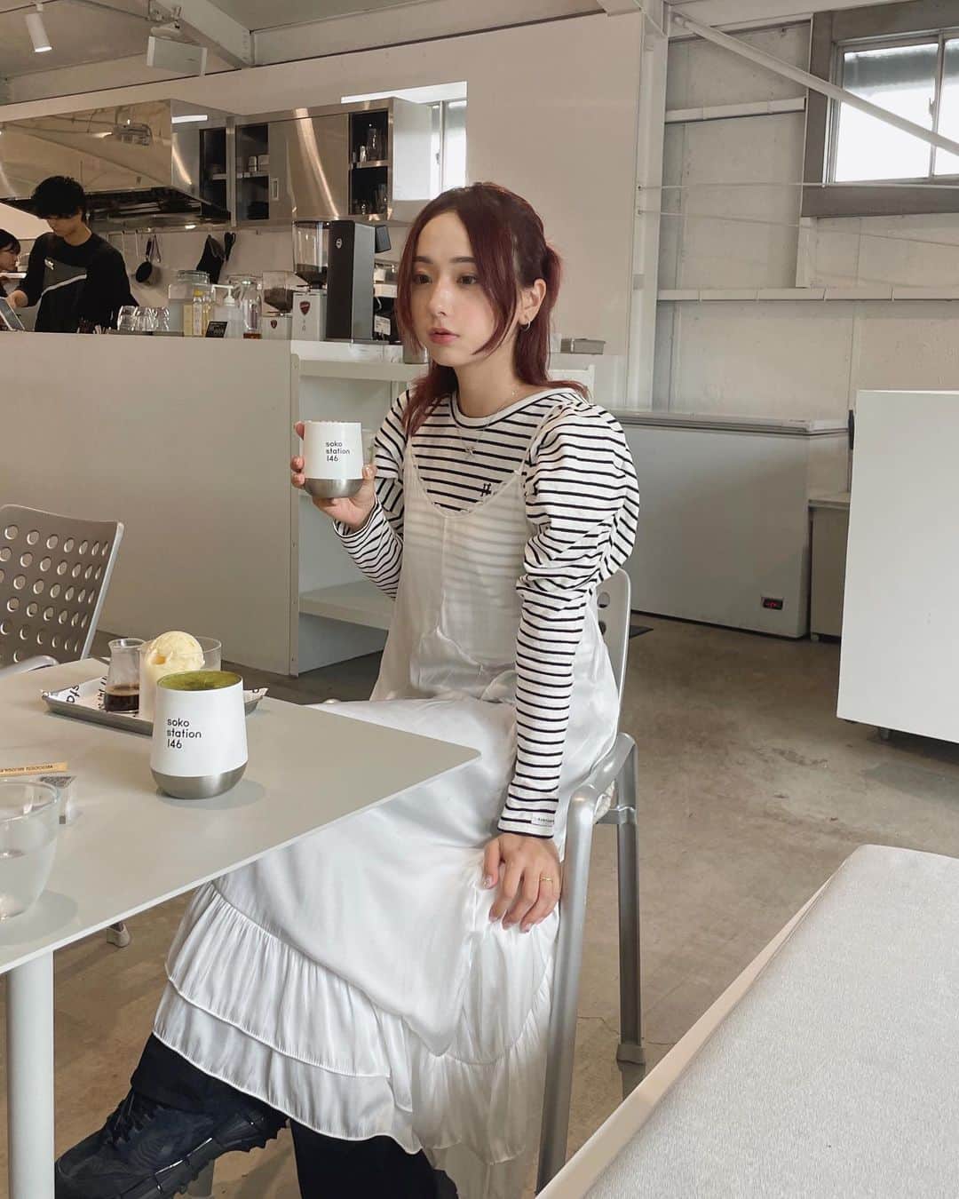 AMOのインスタグラム：「RUBYのボーダーカットソーが主役のモノトーンコーデ🐼📓🍙  このトップスの ボリューミィなパフスリーブが大好き。 ベーシックなボーダートップスなんだけど、ひとくせある他にないデザイン☁️ web storesでは LIGHTBLUEカラーは完売しましたが、こちらのBLACKカラーは販売中です 🎼  ボーダーパフカットソー/ BLACK  @rubyandyou #rubyandyou」