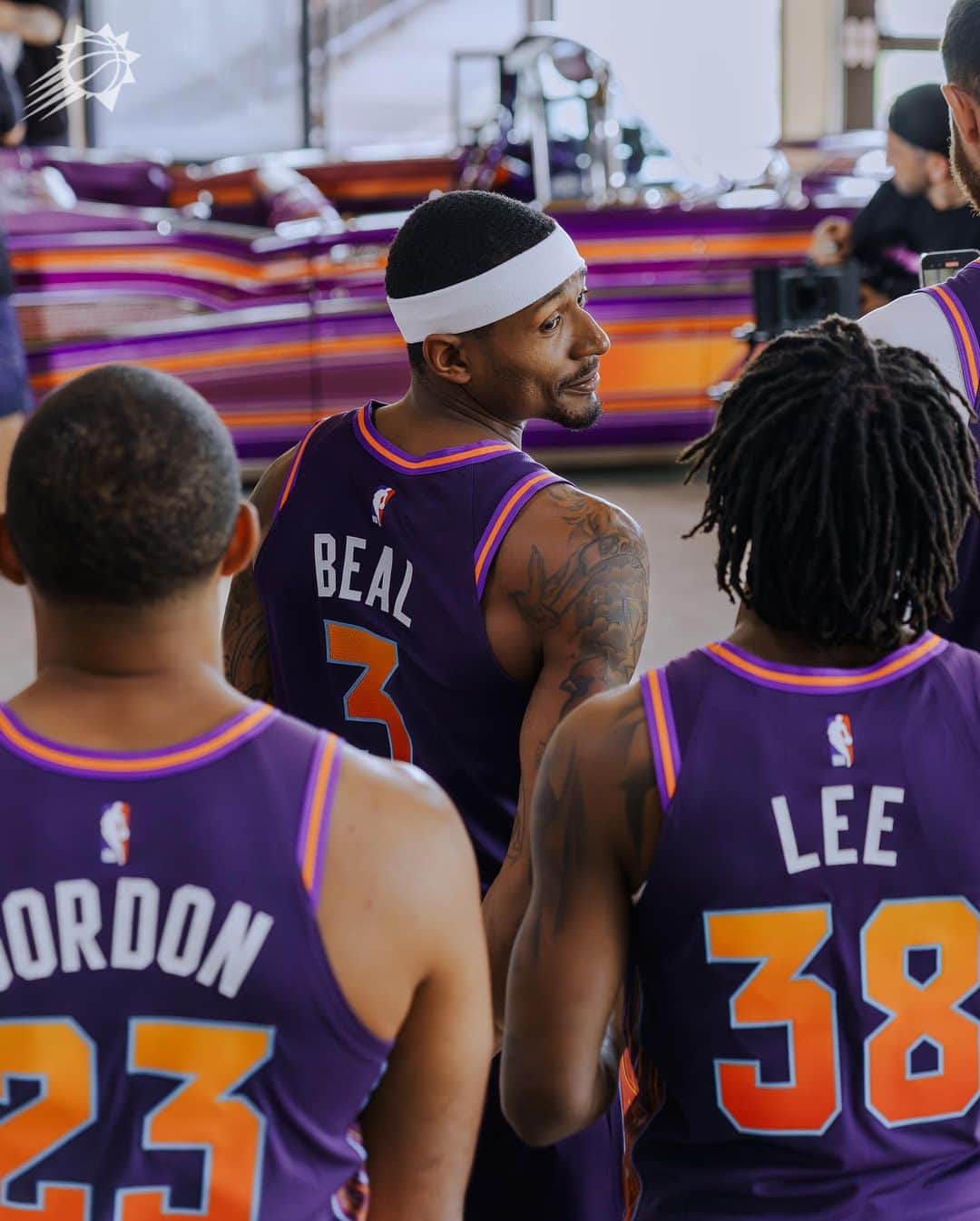 フェニックス・サンズのインスタグラム：「Who's excited to see El Valle on the hardwood tomorrow?!  🎟️ link in bio   El Valle | @PayPal」