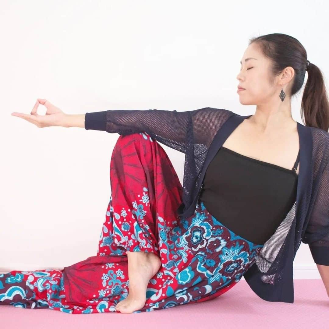 ヨガデザインラボ Yoga Design Labさんのインスタグラム写真 - (ヨガデザインラボ Yoga Design LabInstagram)「47都道府県YDLで繋がろうキャンペーン 関東編🙌  神奈川県アンバサダーをご紹介いたします❗  小峰 三奈 様@mina_yoga_baby  ◆ご紹介(主な活動) ヨガスタジオ経営＆ヨガ講師  現在ヨガスタジオペルヴィスにて毎週水曜日ホイールヨガを教えています。 スタジオ経営11年、ヨガインストラクター育成30名以上、 大手企業、会社、保育園、学校等への出張ヨガをしたり、11年のスタジオの期間に生徒さんの登録者2000人以上  ■SNS等 Instagram：@mina_yoga_baby Instagram：@yogastudiopelvis HP：https://inyoga.jp  今後とも何卒よろしくお願いいたします😌🎵」11月10日 9時32分 - yogadesignlabjapan