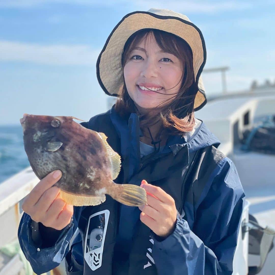 晴山由梨さんのインスタグラム写真 - (晴山由梨Instagram)「うまくいく日もあれば、 うまくいかない日もあるよ、ね。  この日は何やっても上手くいかなかった日☔️  #釣り #カワハギ釣り」11月13日 17時00分 - hareyama_yuri