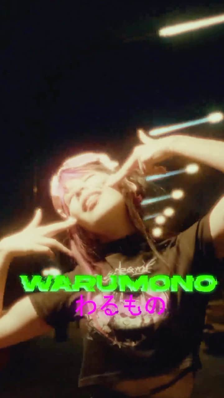 ヒヨリベリー（REVERBEE）のインスタグラム：「Mañana 🔥Warumono 🔥disponible en Spotify, Itunes y todas las plataformas digitales  El 14 de noviembre lanzamos el videoclip 😈😈 - Tomorrow we have 🔥Warumono🔥 available on Spotify, I tunes and all digital platforms.  On the 14th of November we release the video 😈😈  📹 @jcfrostph」