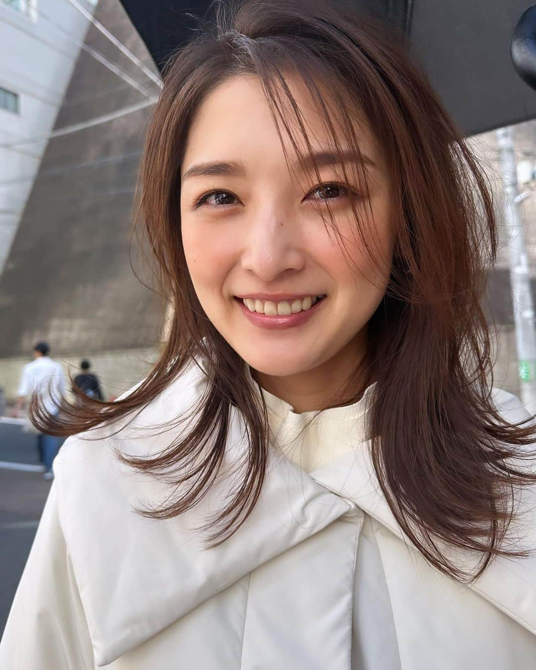 石川梨華さんのインスタグラム写真 - (石川梨華Instagram)「オフショット！  絶賛発売中の「大人百花」📕 私のiPhoneで撮ってもらったオフショット✨ いっぱいあるよん✌️   どれが好き？  私はラストの不意打ちのめっちゃ素な顔が好き😂 雑誌では見れない顔してるw  大人百花の撮影はいつもめっちゃ楽しくて、 衣装とメイクをチェンジするたびにワクワクする💓 なので笑顔溢れて幸せな一日になるんだ😍🤲  #石川梨華 #モーニング娘og #リアル梨華 #二児の母 #年子やんちゃボーイズ #大人百花 #笑顔溢れる撮影 #はっぴぃ〜」11月10日 10時28分 - rika_ishikawa_official