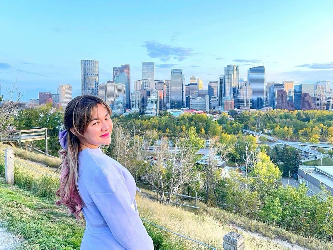 Vicky Shuさんのインスタグラム写真 - (Vicky ShuInstagram)「Sore hari di Calgary bersama kak @rini.kustrini   #perjalananvickyshu #calgary #canada」11月10日 11時16分 - vickyshu