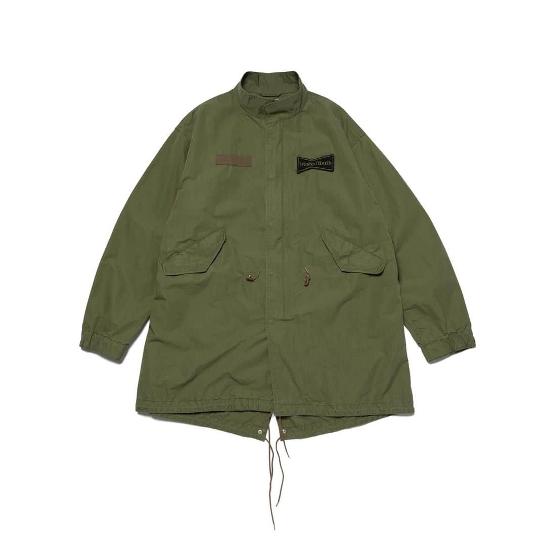 HUMAN MADEのインスタグラム：「“MILITARY COAT” will be available at 11th November 11:00 am (JST) at Human Made Online Store and Otsumo plaza.   11月11日AM11時より、”MILITARY COAT” が HUMAN MADE のオンラインストア および OTSUMO PLAZAにて発売となります。  グラフィックアーティストVERDYのプロジェクトWasted Youthのミリタリーコート。こだわり抜いたディテールやブランドを代表する、リボンモチーフが特徴です。  Produced by graphic artist Verdy, Wasted Youth's military coat. It is characterized by its meticulous attention to detail and the brand's signature ribbon motif.」