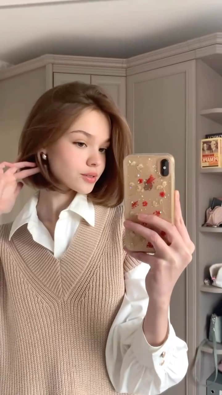 Angel™のインスタグラム：「🔺More fashion inspo Save for later.  Credit @charm.fate  #autumnlooks #fashion #outfit #looks #ootd #style #autumnoutfit #preppy #fastfashion #autumnclothes #autumnclothesforwomen #fashionshows #fashionwomen #outfitsaesthetic #womensclothing #womenfashion #autumnlook #autumnfashion #fashionweek #fashionista #americanstyle ❤️ #asaqueen」