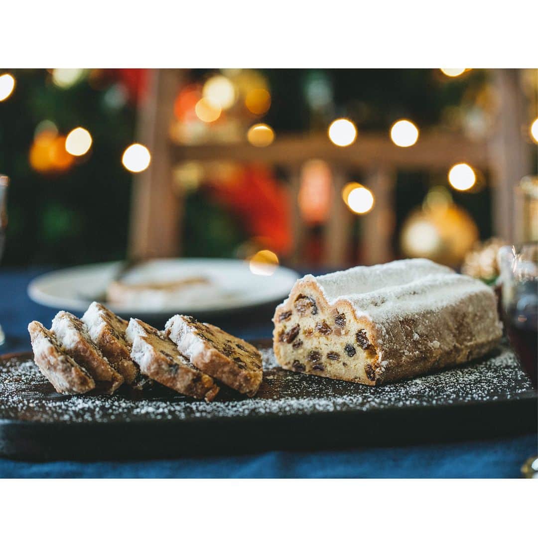 ユーハイム公式のインスタグラム：「クリスマスのお菓子と言えば何を思い浮かべますか？ ブッシュドノエル、パネットーネ、クグロフ、、、  ユーハイムは、"シュトレン"です。  #ユーハイム　#シュトレン　#クリスマス　#お菓子　#ギフト」