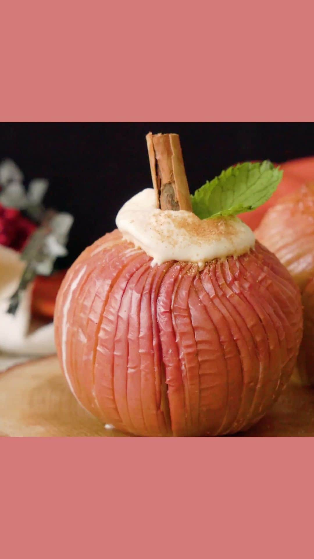 テイストメイドのインスタグラム：「【おひとついかが？】りんごのハッセルバック🍎Baked Apple Cinnamon Hasselback with Vanilla Ice Cream  シナモン香るベイクドアップル♪冷たいアイスを添えて一緒に食べてみてね！  ■材料 りんご　2個  《シナモンバター》 バター　30g シナモンパウダー　5g グラニュー糖　10g  グラニュー糖　適量 《トッピング》 バニラアイス　適量 シナモンスティック　2本 シナモンパウダー　適量 ミント　適量  ■作り方 1. りんごの上部のヘタを取り除き、周りを薄く等間隔で縦に切り込んでいく。 2. 常温に戻したバター、シナモン、グラニュー糖をホイップクリーム状の硬さに混ぜ合わせ、《シナモンバター》を作る。 3. りんごのヘタを取り除いた部分に乗せ、グラニュー糖をまぶし180℃に熱したオーブンで20分焼く。 4. 皿に盛り付け、バニラアイス、シナモンパウダー、ミント、シナモンスティックを乗せて完成！  Ingredients: 2 apples  For Cinnamon butter: Butter 30g Cinnamon powder 5g  Sugar 10 g  For Topping: Vanilla ice cream Cinnamon sticks Cinnamon powder  Mint   Steps: 1. remove the tops from the apples and make thin vertical slices around the apples at equal intervals.  2. mix butter, cinnamon and granulated sugar to the consistency of whipped cream to make “cinnamon butter”.  3.Place the apples with the stems removed, sprinkle with granulated sugar, and bake in a preheated oven at 180℃ for 20 minutes.  4.Arrange on a plate and top with vanilla ice cream, cinnamon powder, mint, and cinnamon sticks!   #テイストメイド #料理 #cooking #apple #cinnamon #recipe #レシピ #簡単レシピ  #おうちごはん#レシピ  #簡単レシピ #おうちカフェ  #手作りスイーツ  #ホームベーカリー  #baking #りんご #アップルパイ #applepie #アップルシナモン #パイ #パイレシピ #パイ作り #pie #シナモン #ハッセルバック #bakedapple #クリスマス #クリスマスレシピ  #holiday #dessert」