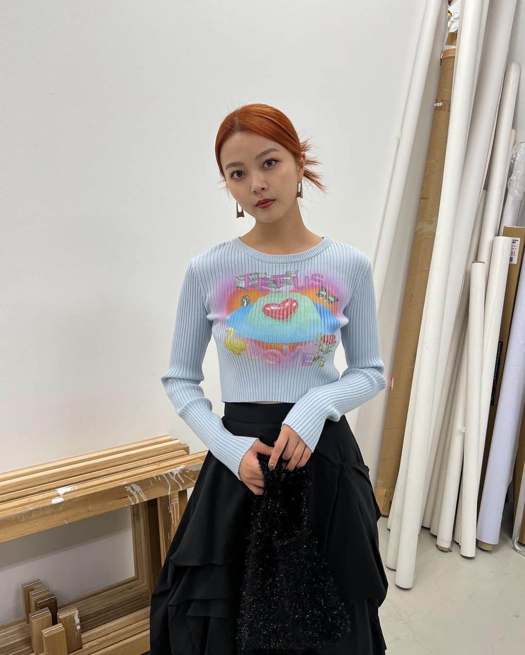 SLY OFFICIAL INFORMATIONのインスタグラム：「ㅤㅤㅤㅤㅤㅤㅤㅤㅤㅤㅤㅤㅤ #SLY_info @miyu_sasaki17【164cm】 ルクア大阪店スタッフ _________________________________ SLY店舗・WEBSTORE・ZOZOTOWNにて販売中 ☑︎PEDRO NEKOI x SLY CROP RIB TOPS (030GAR01-2380) BLK,O/WHT,L/BLU ㅤㅤㅤㅤㅤㅤㅤㅤㅤㅤㅤㅤㅤ ☑︎HW DREPE DESIGN SK (030GAZ31-6280) BLK,GRY ㅤㅤㅤㅤㅤㅤㅤㅤㅤㅤㅤㅤㅤ ☑︎ARCH PLATE P/EARRING (030GAY56-4280) GLD,SLV ㅤㅤㅤㅤㅤㅤㅤㅤㅤㅤㅤㅤㅤ ☑︎GLITTER MINI TOTE (030GAI55-5580) BLK,SLV,Multi ㅤㅤㅤㅤㅤㅤㅤㅤㅤㅤㅤㅤㅤ ☑CHELSEA SHORT BOOTS (030GAY55-2330) BLK,IVOY __________________________________ ※配送の都合により発売日が異なる場合がございます。 ※店舗により在庫状況が異なります。 #SLY #SLY_fav」