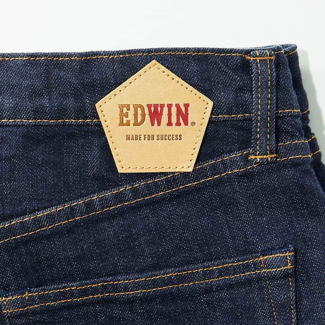 EDWINさんのインスタグラム写真 - (EDWINInstagram)「. " 受験ジーンズ " . 「験(ゲン)担ぎ」という日本ならではの 文化・風習をエドウイン流に解釈した 受験生のためのジーンズ。 エドウインは受験生を応援しています。 ガンバレ受験生！ . - 受験ジーンズ、七つの験(ゲン)担ぎ - 一、色が "落ちない" デニム 二、五角 "合格" ラベル 三、"すべらない" テープ 四、"伸びる" ストレッチ素材 五、特製「(ED) "WIN"」タブ 六、"お守り" ポケット 七、穿きやすい "ストレート" シルエット」11月10日 12時00分 - edwin_japan