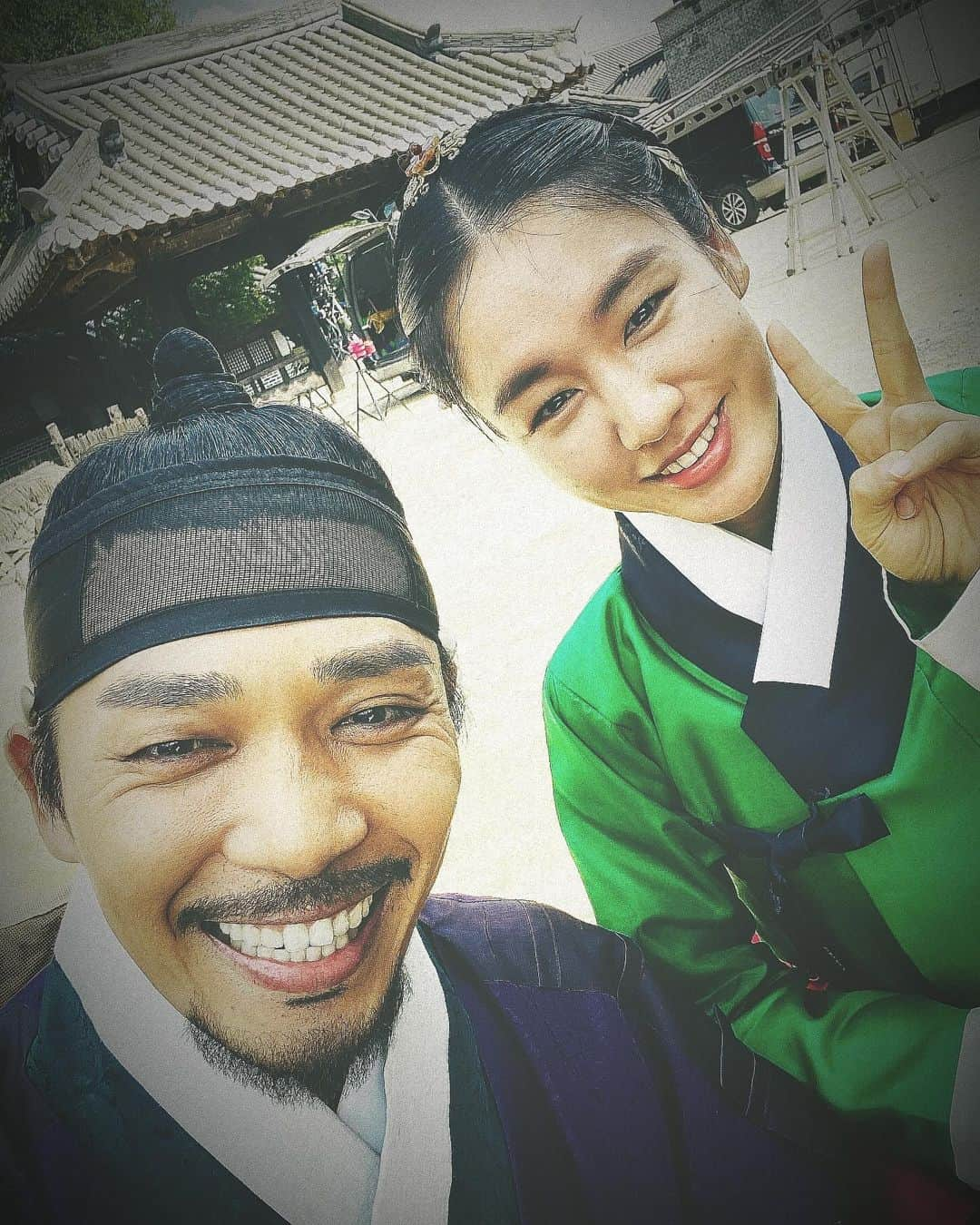 チ・スンヒョンのインスタグラム：「Thank you and good bye!  모두 행복하길…  원무야 가자 고려로!!😎  #연인#구원무#길채#고려거란전쟁#mydearest」