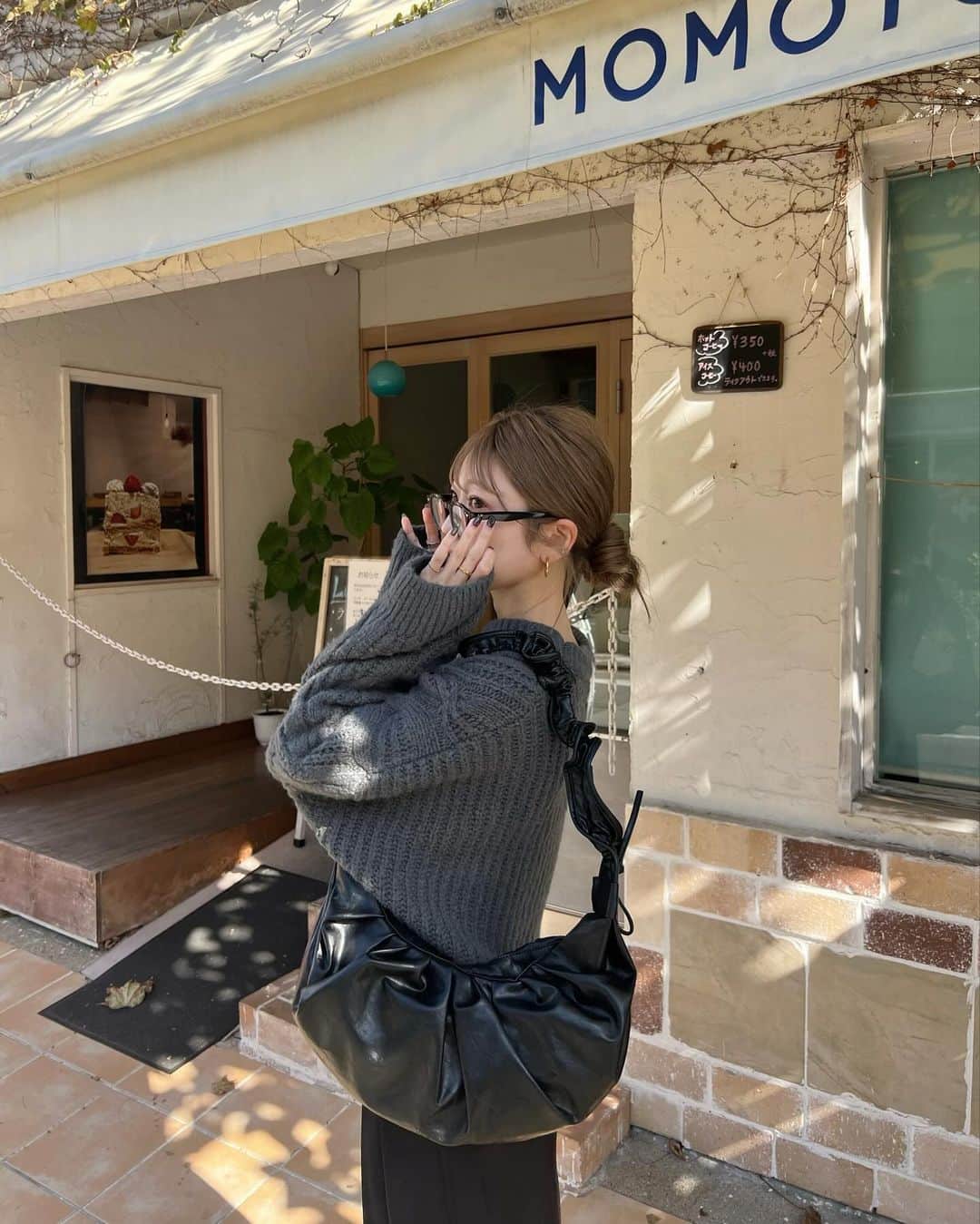 kannaのインスタグラム：「グレーコーデ🩶  久々に美容鍼行ったらとんでもなく気持ちよかった 定期的に通い続けたいな🏃🏻 @hari_bian   bag  @ua_greenlabel @allahollon_official   #greenlabelrelaxing #グリーンレーベルリラクシング #allahollon #オラホロン」