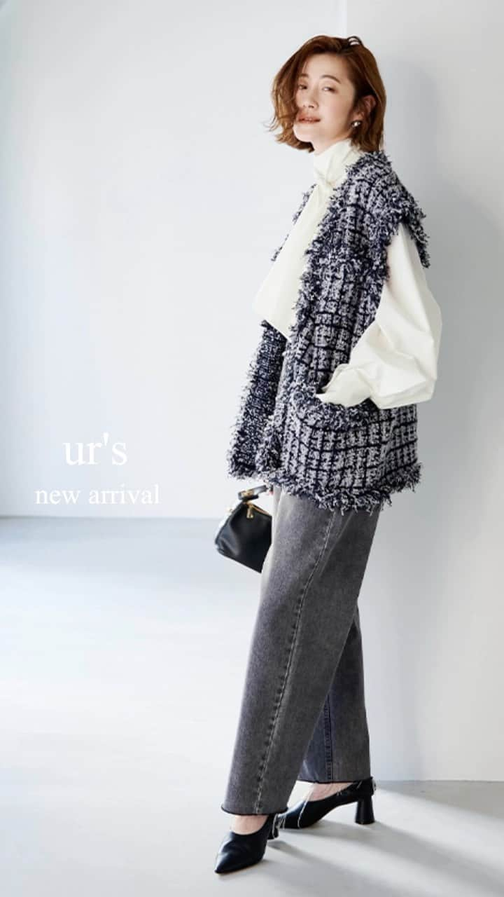 ur'sのインスタグラム：「new arrival 11/10（金）販売の新作アイテムをご紹介  ▶ツイードライクニットジレ ¥13,090（税込） size:S/M/L color；ホワイト・ブラック/ネイビー・グレー No.BDXN1603  ▶バックパール釦ボリュームスリーブニット ¥4,939（税込） size:S/M/L color；ライトグレー/ブラック No.BDXU1531   #urs #urs_official  #ユアーズ」