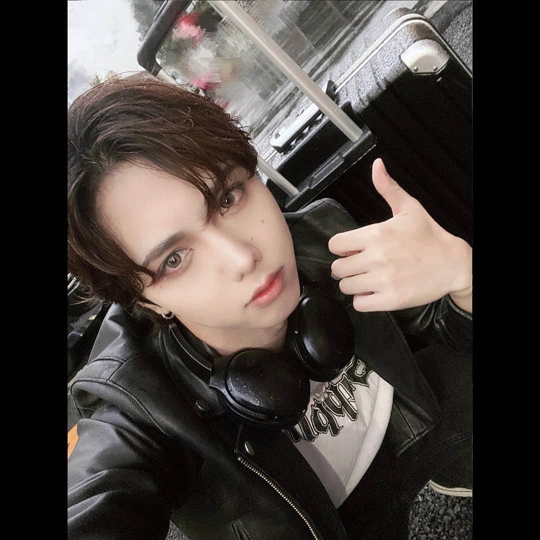 荒一陽さんのインスタグラム写真 - (荒一陽Instagram)「今日の俺🎧🖤🌧️」11月10日 23時10分 - kazuharu_ara