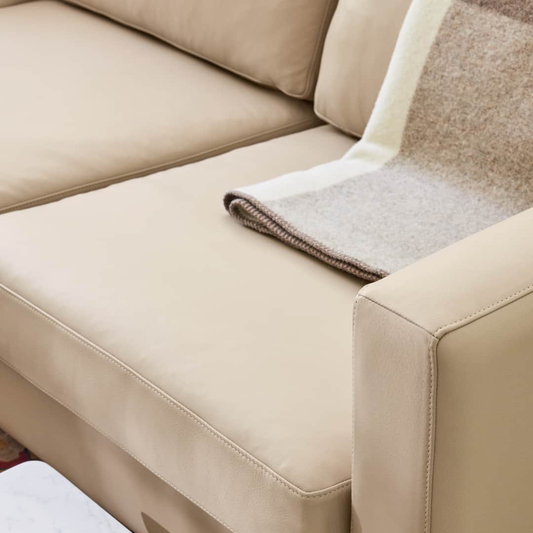 Herman Miller （ハーマンミラー）さんのインスタグラム写真 - (Herman Miller （ハーマンミラー）Instagram)「Designed by Neil Logan, the Lispenard Sofa Group is cushioned but not overstuffed, with a back that's angled at just the right pitch for comfort. It has an elemental form that anchors and unifies a room. “A piece of furniture like a sofa is almost always less about being new, and more about being neutral,” says Logan. Lispenard is a quiet family of furnishings designed to do just that. Now available in new colors and materials and in two heights. Learn more at the link in our bio.」11月10日 23時11分 - hermanmiller