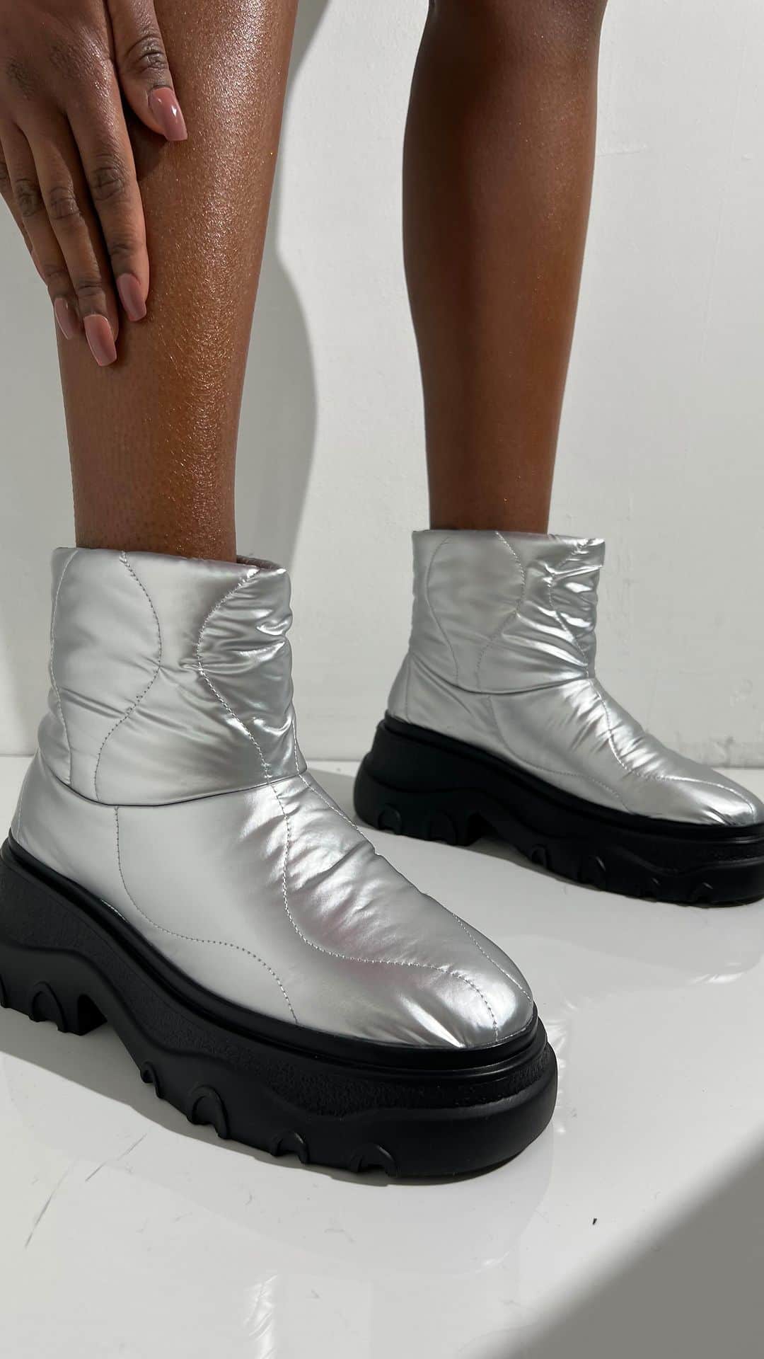 Public Desireのインスタグラム：「Ski season essentials ❄️  🔎 Frostbite Silver £39.99/$54.99」