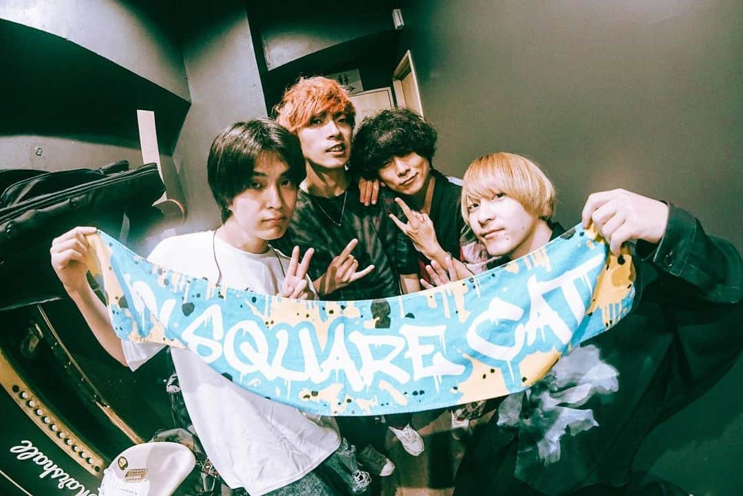 睦さんのインスタグラム写真 - (睦Instagram)「2023.11.8 吉祥寺PLANET K DJライブキッズあるある中の人 presents 「ライブ行きたい 2019 IN 2023」〜あの頃のライブをもう一度 秋編〜  数年ぶりの4日間連続ライブを駆け抜けて思ったことは本当に最高な4日間でした。 まだまだ駆け抜けていきたいと思いますのでよろしくお願いします。  photo by @kochiroukun   #voisquarecat #ぼいすく#バンド #音楽 #ベース #ベースボーカル #ロック #ロックバンド #ライブバンド #ライブ #音楽 #music #rock #吉祥寺 #吉祥寺PLANETK #ライブ写真 #邦ロック #ぼい勢 #あるあるツアー」11月10日 21時42分 - vsc_mutsumi